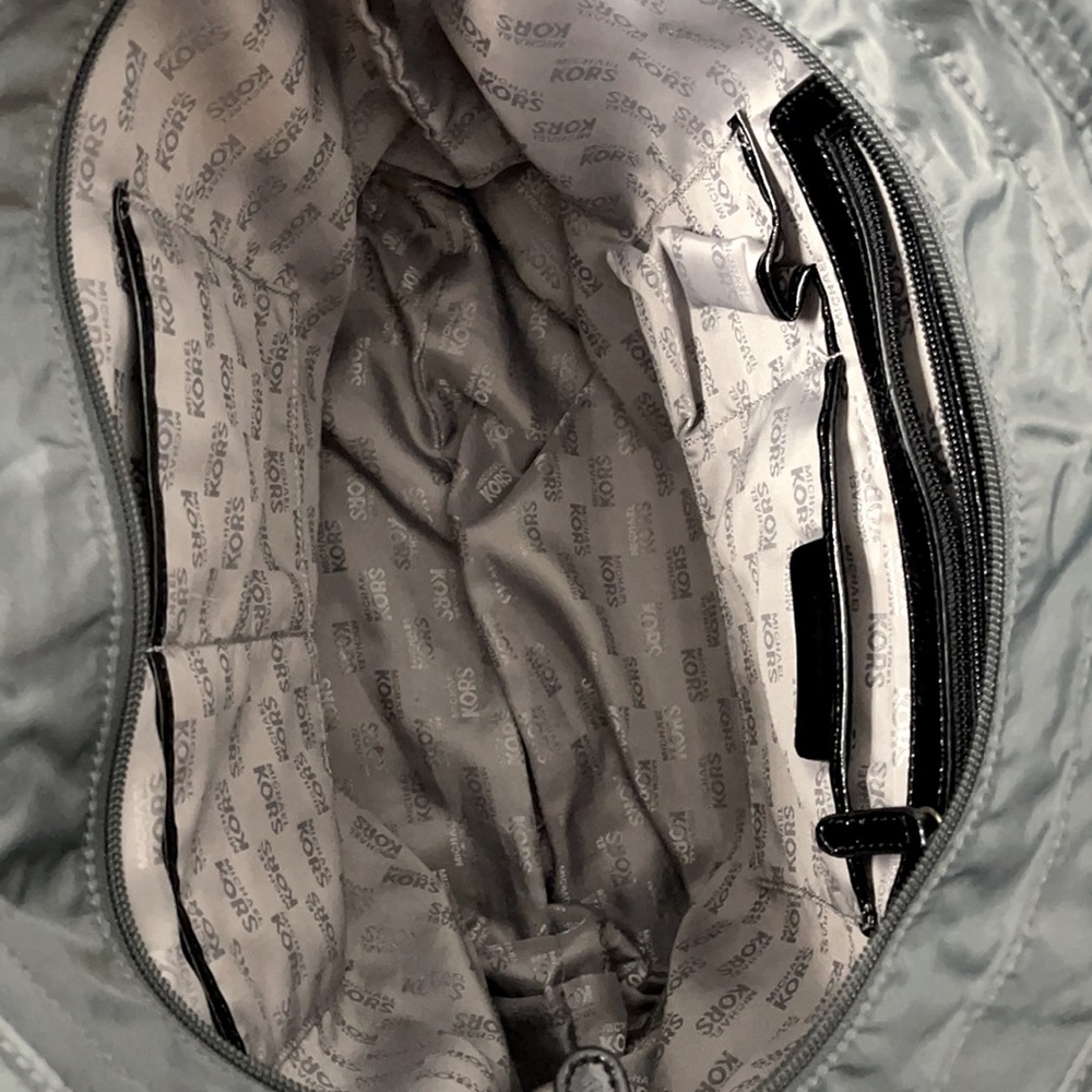 EUC MK Michael Kors neverfull tote metallic grey - Picture 5 of 7